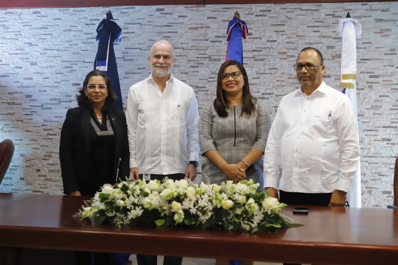 Mienmbros directivas de IDECOOP y SB